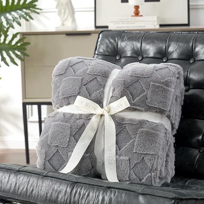 Cozy Bliss Faux Fur Textured Throw Blanket for Couch Super Soft Fuzzy Checkered Bed Blanket Gift for Women Premium 3D Geom Jacquard All Season Use Grey 50"*60"