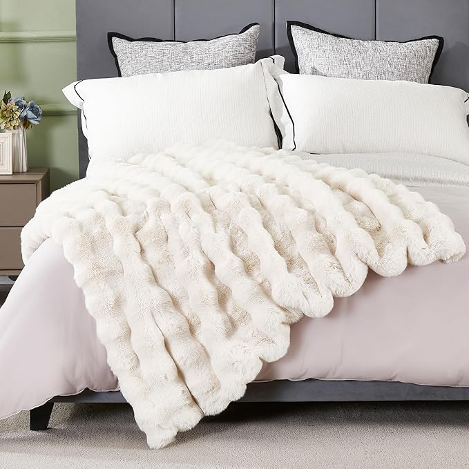 DREAMNINE Soft Faux Rabbit Fur Throw Blanket for Couch, Thick Cozy Decorative Warm Fuzzy Bubble Fur Blanket for Sofa Chair Bedroom Living Room Dorm Gift, 50 * 60 Inches, Cream White