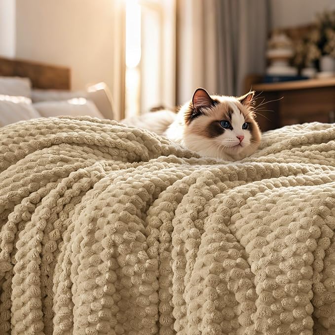 PHF Ultra Soft Flannel Fleece Blanket King Size, Lightweight 3D Jacquard Fleece Blanket, No Shedding, No Pilling, Luxury 340GSM Aesthetic Fluffy Cozy for Bed Room Decor, 108"x90", Khaki