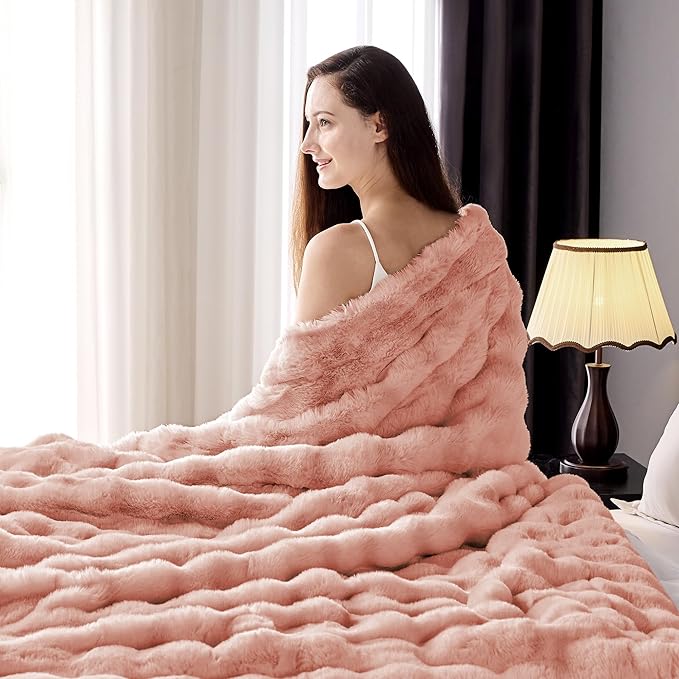 Luxury 1000GSM Faux Rabbit Fur Throw Blanket, Super Heavy Warm Cozy Blankets for Couch Bed Sofa, Bubble Plush Fuzzy Elegant Soft Reversible Mink Blanket for Living Room Bedroom, Pink