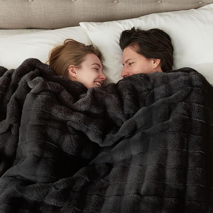 Cozy Bliss Fluffy Faux Fur Throw Blanket for Couch,Warm Cozy Soft Black Throw Blankets for Sofa Bed Living Room,60x80 Inches
