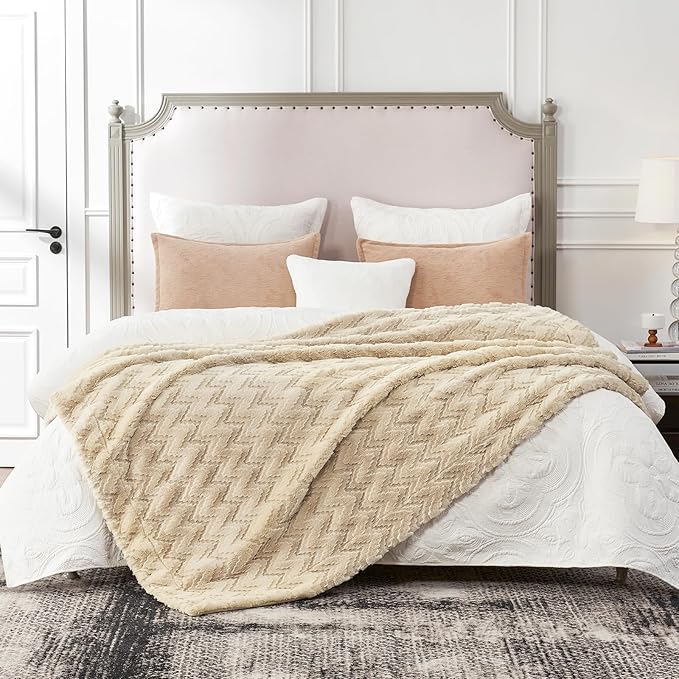 Cozy Bliss Faux Fur Textured Throw Blanket for Bed Super Soft Fuzzy Couch Blanket Gift for Women Premium 3D Ribbed Jacquard All Season Use Khaki Beige Zigzag 60"*80"