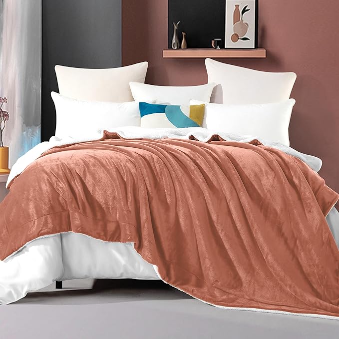 Elegant Comfort Ultra Soft Reversible Flannel Sherpa Blanket - Cozy Silky Fleece Throw for Couch, Bed - Plush Fuzzy Warm Winter Blanket for Gift, Twin, Coral