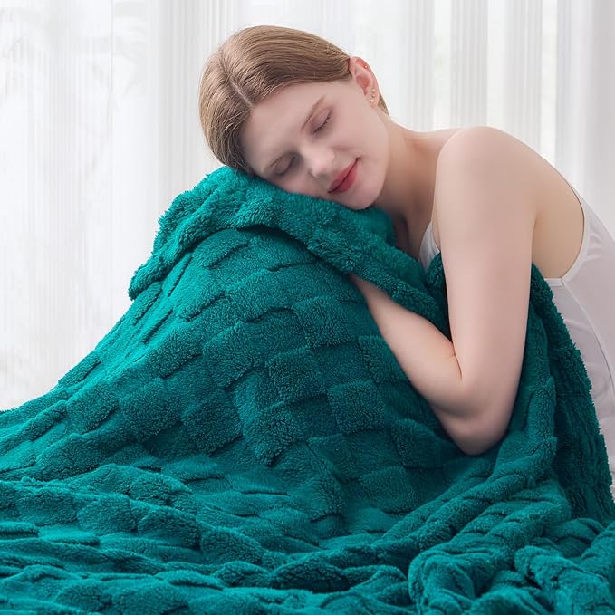 NEWCOSPLAY Super Soft Twin Blanket Dark Teal Premium Silky Flannel Fleece 3D Checkered Lightweight Bed Blanket All Season Use (Dark Teal Checkered, Twin(60"x80"))