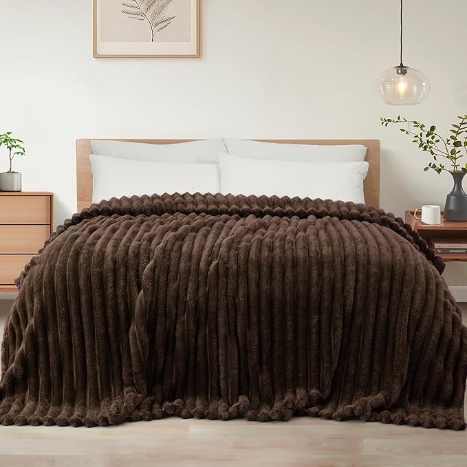 Exclusivo Mezcla King Size Flannel Fleece Blanket, Super Soft Striped Jacquard Bed Blanket, Lightweight Fuzzy Cozy for All Seasons, 90x104 Inches, Coffee