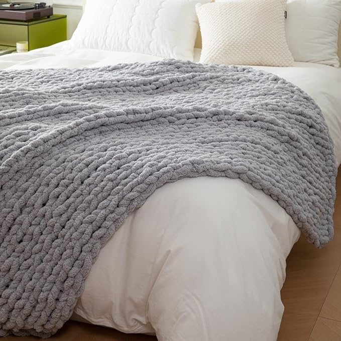 WESHIONGOO Chunky Knit Blanket Throw 51"×63" Knitted Throw Blankets for Couch Bed Fluffy Soft Blanket with Jumbo Chenille Yarn Thick 100% Handmade (Lingt Grey)