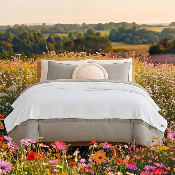UGG Whitecap King Size Blanket for Bed, Fleece Soft Fuzzy Blankets, Luxury Warm Extra Large Throw for Couch, Hypoallergenic California King Bedding, 110" x 90", White Snow