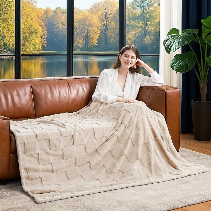 Cozy Bliss Checkered Faux Rabbit Fur Twin Blanket for Bed, Soft Fuzzy Blankets for Women Men, Furry Fleece Throw for Sofa Bedroom Living Room (60 * 80 Inches Beige)