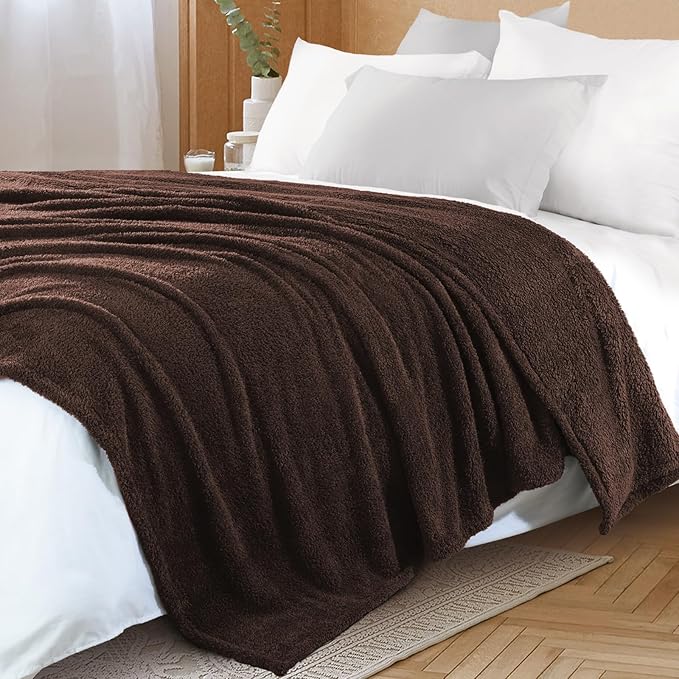 Exclusivo Mezcla Fleece Twin Size Bed Blanket, Ultra Soft, Lightweight and Fuzzy Coffee Blanket for Women, Home Decor, 60x80 Inches