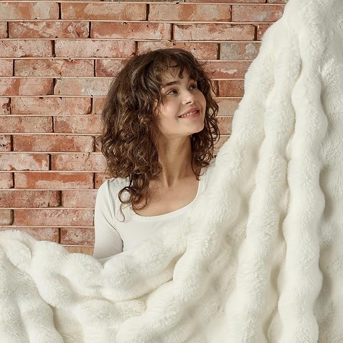 Lotus Karen King Size Faux Fur Blanket Cream White - Big Bubble Rabbit Fluff Throw for Bed Large Fluffy Fuzzy Cozy Thick Furry Plush Shaggy Blankets 108x90 Inches