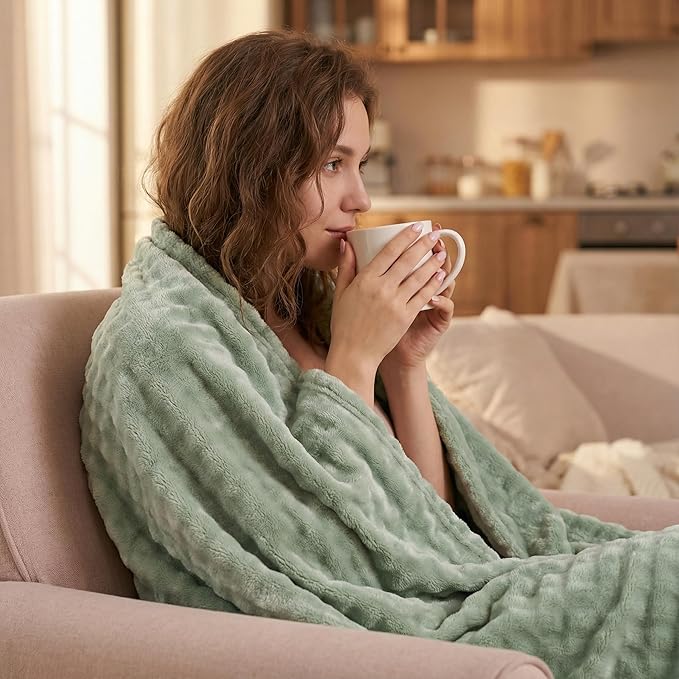 Fluffy 3D Bubble Throw Blanket for Couch & Bed – Cozy Soft Fleece Blankets for Women & Girls – Warm Lightweight Fuzzy Twin (60x80) – Machine Washable Gifts