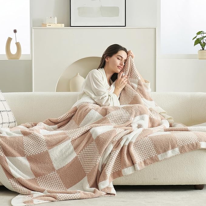 Snuggle Sac Checkered Blanket, Beige Throw Blanket for Couch Plaid Microfiber Fluffy Warm Cozy Fuzzy Soft Throw Blanket Reversible Checkerered Blankets for Sofa, Bed, 60x80 inches