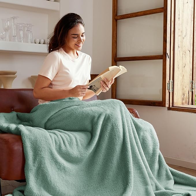 Exclusivo Mezcla Queen Size Blanket for Bed, Super Soft Velvet Plush Fleece Blankets, Fuzzy Cozy and Warm for Winter, 90x90 Inches, Celadon