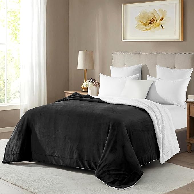 Mocassi Premium Ultra-Soft Flannel Fleece Sherpa Throw Blanket - Warm Cozy Reversible Plush Micromink Blanket for Couch, Bed and Sofa - Fluffy, Christmas Winter Bedding Gift, Twin, Black