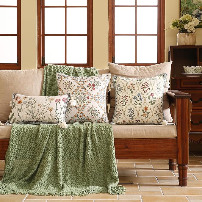 ISAENNE Design Linen Throw Pillow Covers 18"x18" Pack of 2, Square Farmhouse Cushion Covers with Colorful Watercolor Wildflower Pattern Decor Pillowcases for Bed,Living Room,Outdoor,Car