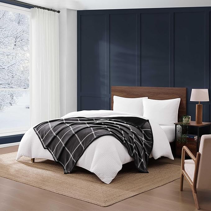 Tommy Hilfiger - Blanket, Ultra-Soft Plush Throw Blanket for Bed or Couch, Cozy Bedding with Solid Reverse & Tailored Hem, Medium Weight for Year Round Comfort (Dumbo Windowpane Grey, 50" x 70")