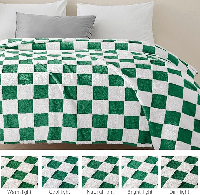 Exclusivo Mezcla Checkered Throw Blanket, Super Soft and Warm Fluffy Fleece Blanket for Couch, Sofa, Bed, Cute Plaid Pattern, Green, 50" x 60"