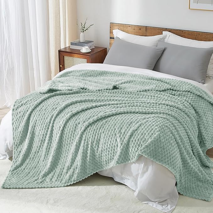 PHF Ultra Soft Flannel Fleece Blanket King Size, Lightweight 3D Jacquard Fleece Blanket, No Shedding, No Pilling, Luxury 340GSM Aesthetic Fluffy Cozy for Bed Room Decor, 108"x90", Sage Green