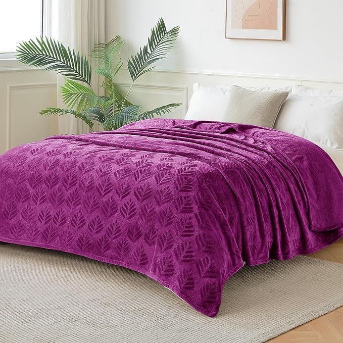 Exclusivo Mezcla Twin Size Fleece Blanket for Bed, Super Soft and Cozy Blankets All Season Use, Leaves Pattern, Plush Fuzzy Lightweight, Purple, 60x80 Inch