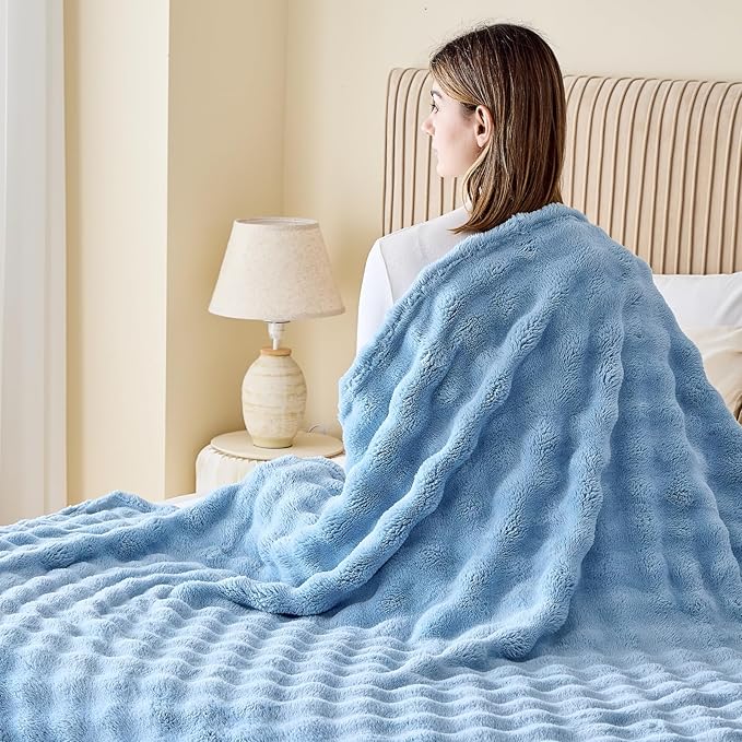 NEWCOSPLAY Throw Blanket for Couch Blue Super Soft Flannel Fleece 3D Bubble Lightweight Bed Blanket All Season Use (Blue, Throw(50"x60"))