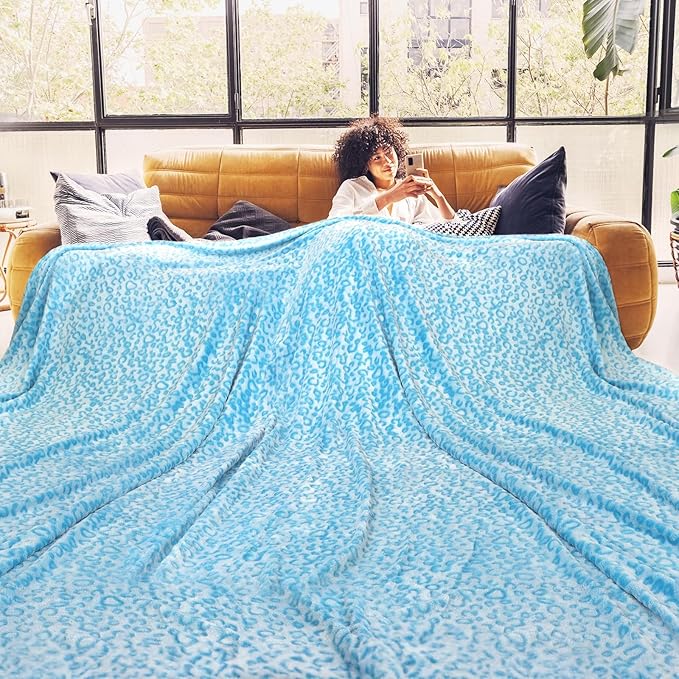 Blue Leopard Print Blanket for Women, Soft Plush Cheetah Blanket, King Size Fleece Blanket for Bed Couch, Home Decor Bedroom Living Room Decor, Mothers Day Birthday Gifts for Mom Grandma