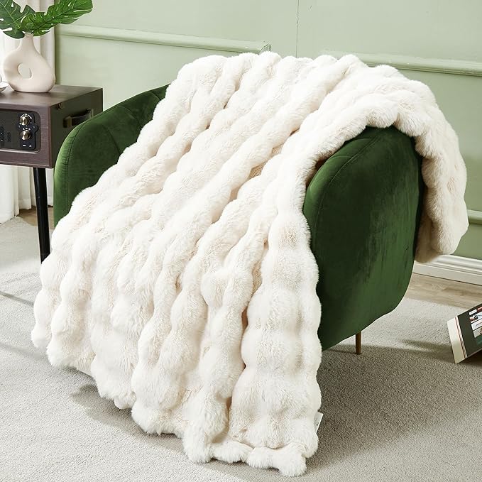 DREAMNINE Soft Faux Rabbit Fur Throw Blanket for Couch, Thick Cozy Decorative Warm Fuzzy Bubble Fur Blanket for Sofa Chair Bedroom Living Room Dorm Gift, 50 * 60 Inches, Cream White