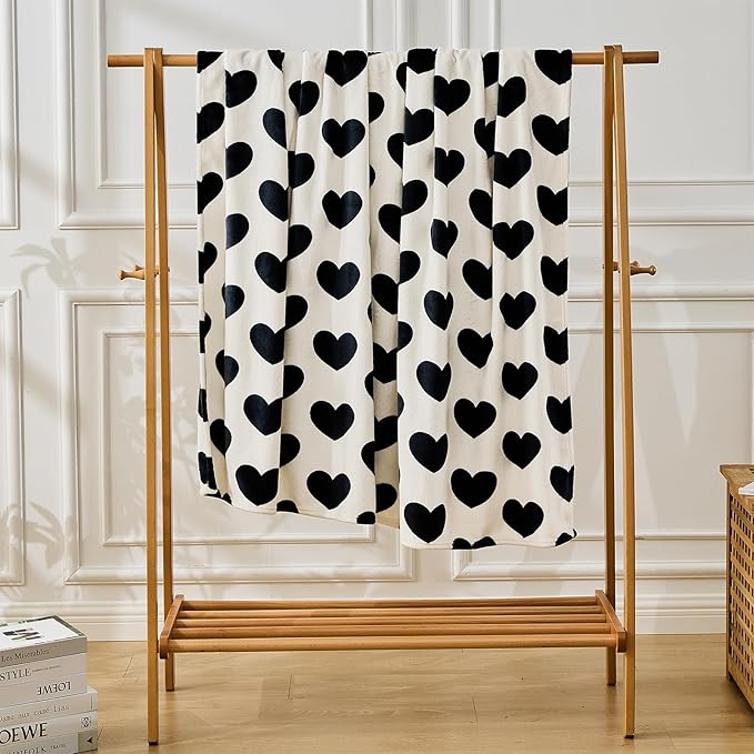 FY FIBER HOUSE Heart Flannel Throw Blanket Soft Cozy Blankets for Lover Gifts All Season Use, 60x80 Inches, Black White