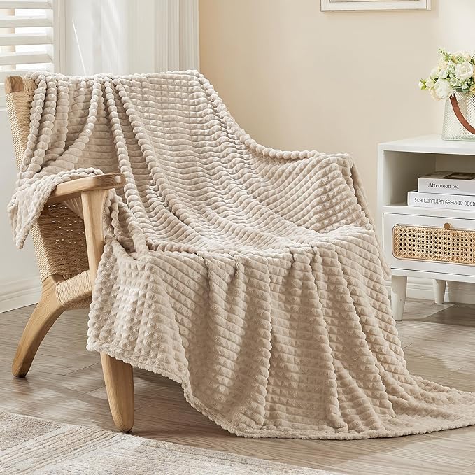 EMME Fleece Blanket Queen Size Luxury Flannel for Couch Bed Sofa Chair, Soft, Plush, Warm and Cozy Blanket with 3D Geometric Grid Design (Beige, 80'' x 90'')