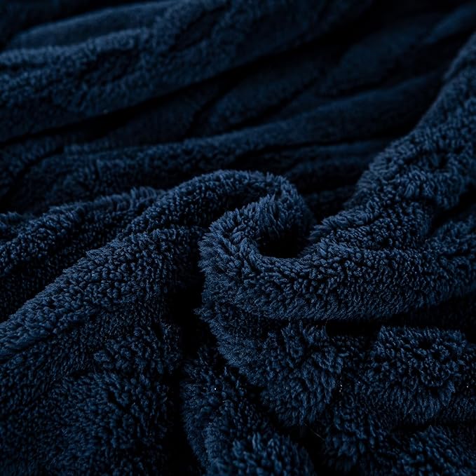 YUSOKI Twin XL Blanket Single Layer,Weight(3.1lb),370GMS-3D Stylish Design for Gift Home Decor (Navy,65"x90")