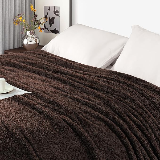 Exclusivo Mezcla Fleece Twin Size Bed Blanket, Ultra Soft, Lightweight and Fuzzy Coffee Blanket for Women, Home Decor, 60x80 Inches