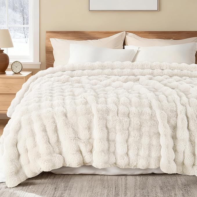 Exclusivo Mezcla Faux Fur Queen Size Blanket for Bed, Luxury Reversible 3D Rabbit Bubble Fuzzy Thick Sherpa Blankets for Winter, Plush Fleece Warm Cozy Bed Throw, 90x90 Inches, White