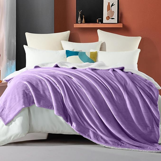 Elegant Comfort Ultra Soft Reversible Flannel Sherpa Blanket - Cozy Silky Fleece Throw for Couch, Bed - Plush Fuzzy Warm Winter Blanket for Gift, Queen, Lilac