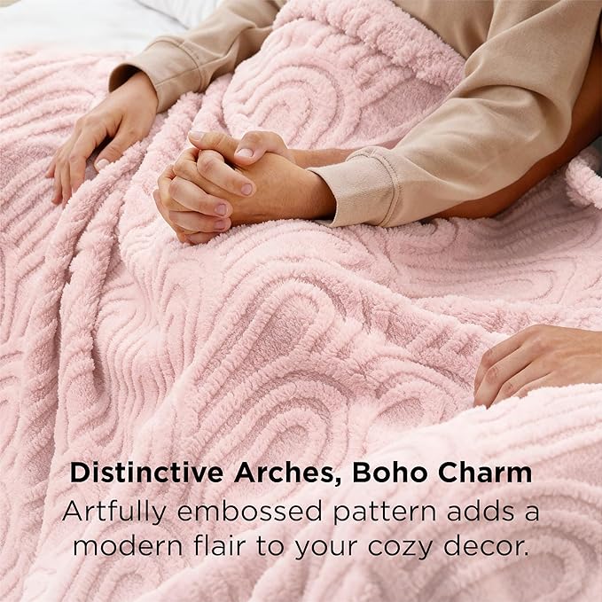 Bedsure GentleSoft Fleece Blanket Queen Size for Bed - Super Soft & Cozy, Fluffy Blankets for Women & Girls, Ideal for Sofa & Couch, Pink, 90x90 Inches