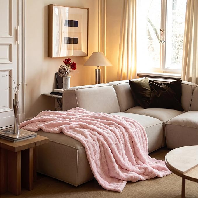 Bedsure 3D Fleece Bubble Blanket for Couch - GentleSoft Pink Twin Blanket for Sofa Bed Room Decor - Luxury Soft Cozy Gifts for Grilfriend, Lightweight, All Seasons, Pink, 60"×80"