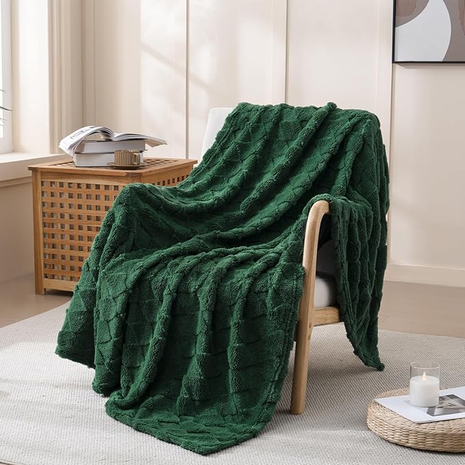 Green Throw Blanket for Couch Sofa Bed 50x60 inches,Fleece Blankets Microfiber Flannel with Diamond Checkered Pattern Lightweight Plush Soft Cozy Gifts for Women Mom Girls