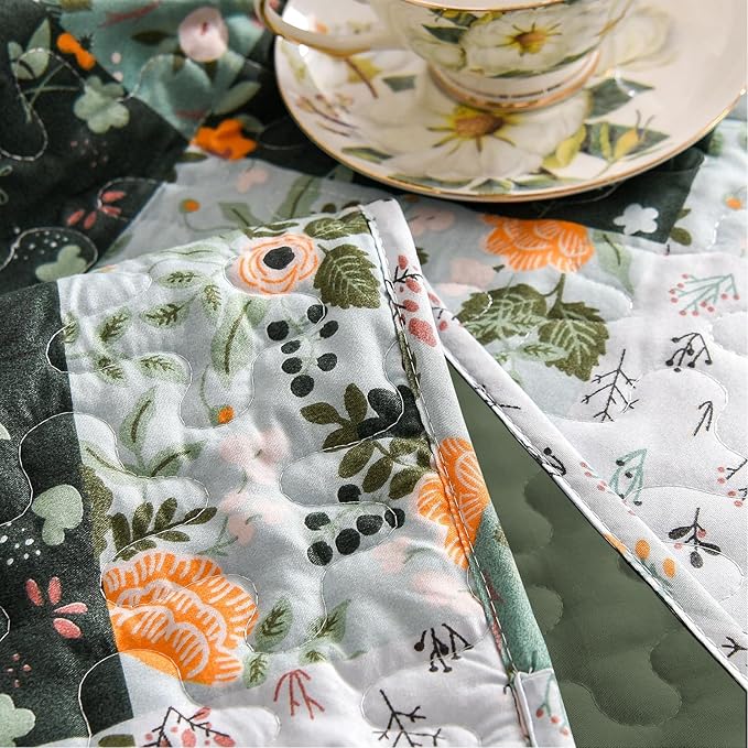 Exclusivo Mezcla 50"x 60" Quilted Throw Blanket- Microfiber Quilt Throw with Boho Patchwork Pattern, Reversible Green Versatile Lap Quilt for All Seasons, Lightweight Throws for Bed/Couch/Sofa