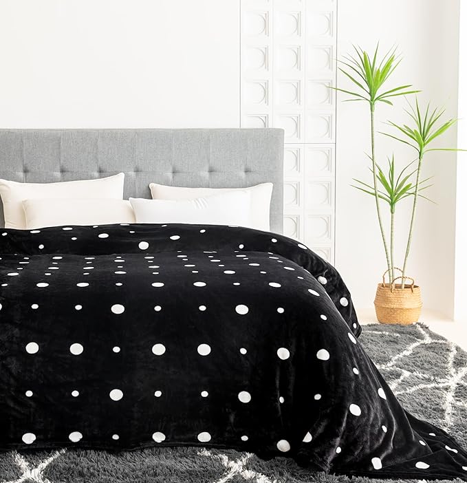 COOVA Oversized King Fleece Blanket 120x120 inches, Soft Cozy Warm Giant Extra Large 10'x10' Blanket for Bed, Sofa, Couch,Travel, Camping, California Huge Flannel Big Throw Blanket, Black/White Dots