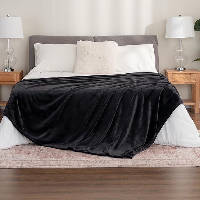Berkshire Blanket Classic VelvetLoft® Solid Bed Blanket Queen Size,Lightweight Soft Fuzzy Plush Blanket for Bed and Couch,Black,90x90 Inches