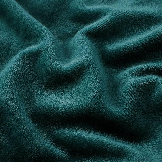 MOONLIGHT20015 Silk Touch Warm Fleece Throw Blankets - 400 GSM Throws for Sofa Fluffy Blanket Bed Throw for Bedroom, Couch, Travel (Emerald, Twin 60" x 80")