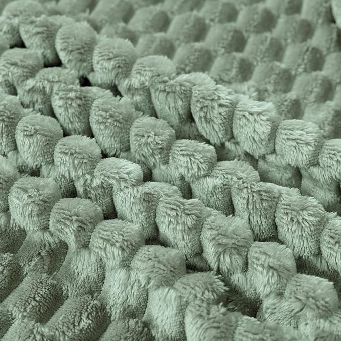 Bnuitland Sage Green Flannel Throw Large Blanket (Queen Size 90X90 inches), 300 GSM Fleece Cozy Warm Soft Home Decor Lightweight Bed Blanket for Adults,Suitable for All Seasons.