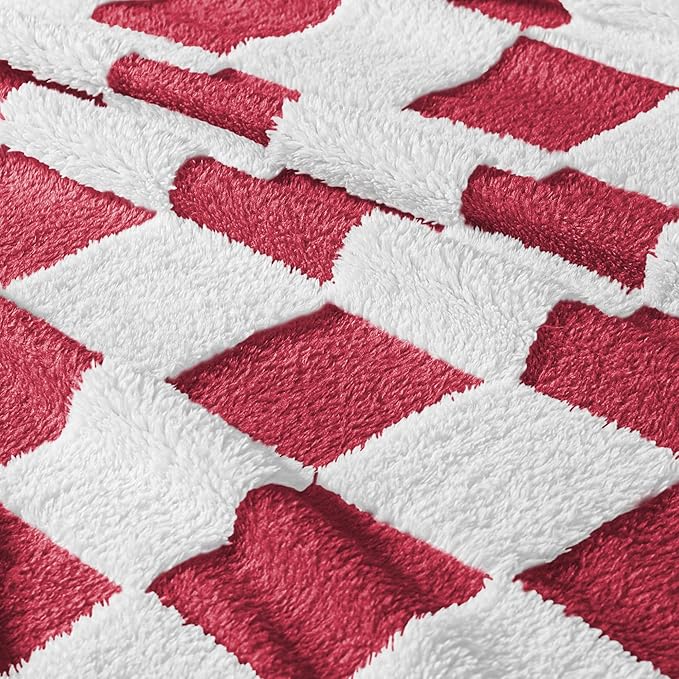 Exclusivo Mezcla Fleece Blanket King Size, Cozy Lightweight Fuzzy Checkered Blanket for Bed, Suitable for All Seasons, Red, 90" x 104"