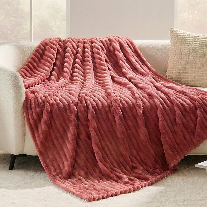 Rose Red Fleece Throw Blanket for Couch, 320GSM Super Soft Cozy Blanket for Home Decor, Perfect Cozy Gifts for Women Men Gifts, Lightweight All Season Couch Blanket, 50x70 Inches
