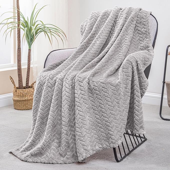 Exclusivo Mezcla Fleece Throw Blanket for Couch and Bed, 50x70 Inches Soft Cozy Jacquard Flannel Blankets, Lightweight Fuzzy Plush Warm Throws for Women, Light Grey