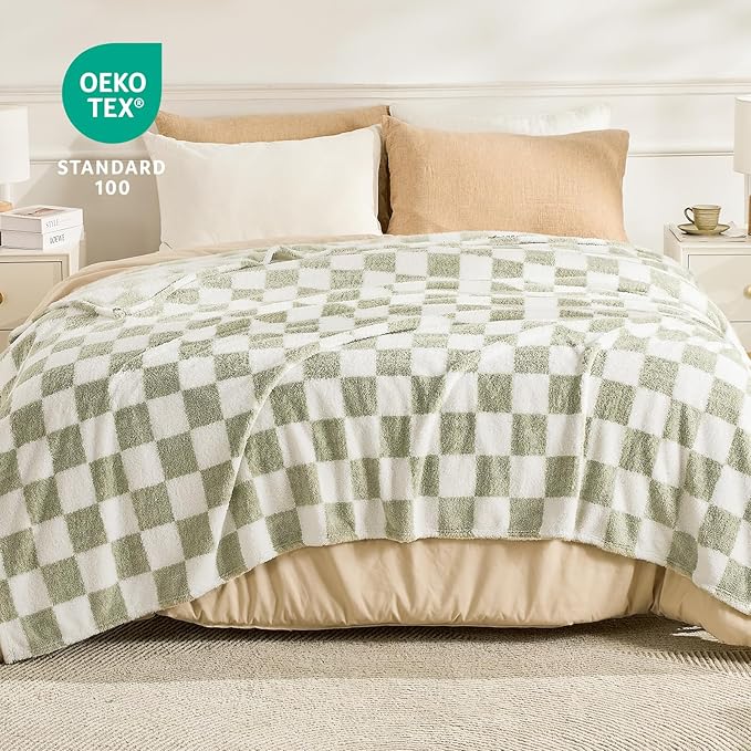 EMME Checkered Blanket Queen Size - 80"x90" Green Knit Blanket Soft Fluffy Patterned Throw Blankets for Couch, Sofa, Chair, Bed, Camping, Picnic, Travel