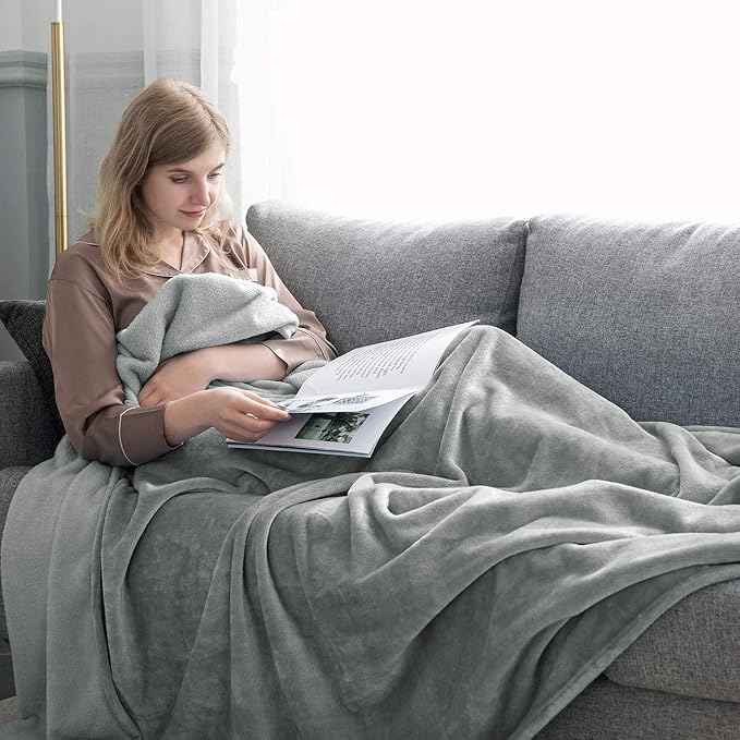 IR Imperial Rooms Fleece Blanket - Super Soft Fluffy Light Grey Throw Blanket for Sofa and Bed - Warm and Cozy Lightweight 400 GSM Microfiber Bed Throws Blankets, 50x60 Inches (Throw/Travel)