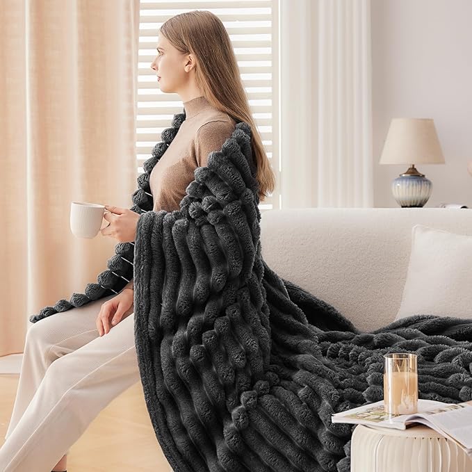 NEWCOSPLAY Super Soft King Blanket Grey Premium Silky Flannel Fleece 3D Ribbed Jacquard Lightweight Bed Blanket All Season Use (Grey Ribbed, King(90"x110"))