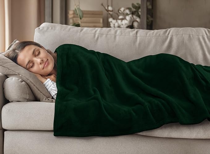 Utopia Bedding Forest Green Fleece Blanket King Size Lightweight Fuzzy Soft Anti-Static Microfiber Bed Blanket (90x102 Inch)