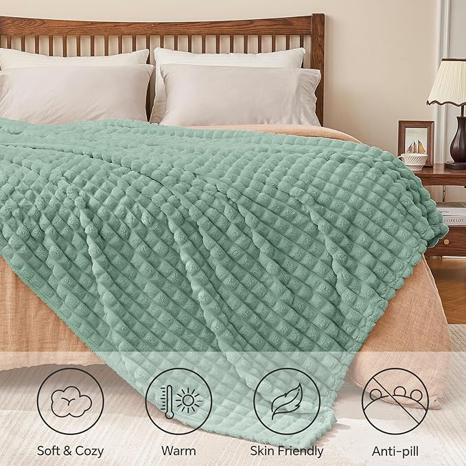 BEDELITE Updated Sage Green Throw Blanket for Couch and Bed- Super Soft and Warm 3D Checkered Fluffy Fuzzy Fleece Blanket, Luxurious Plush Cozy Blanket for Room Decor Spring, 50x60 inches