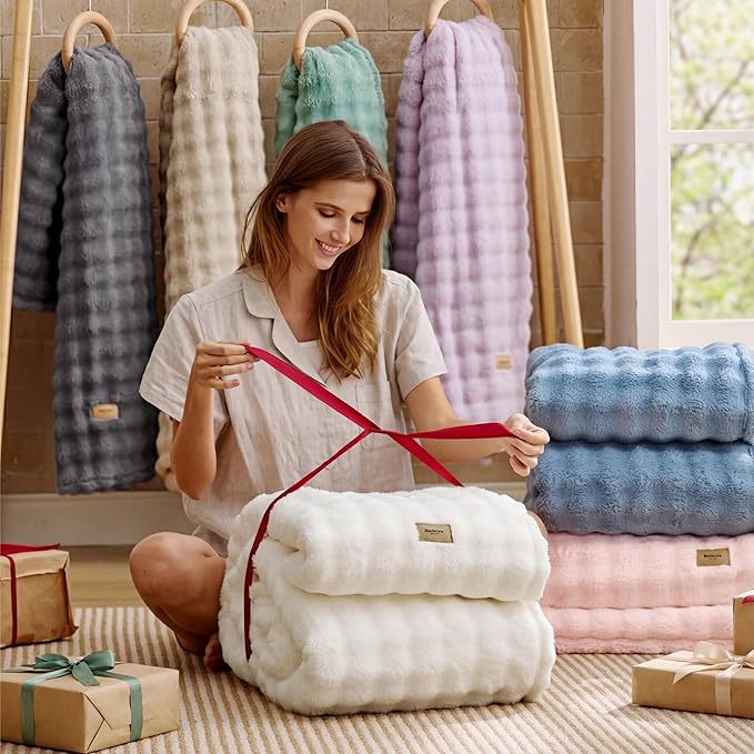 Bedsure 3D Fleece Bubble Blanket - GentleSoft White King Blanket for Bed Sofa Room Decor - Luxury Soft Cozy Gifts for Women, Lightweight, All Seasons, Off White, 108"×90"