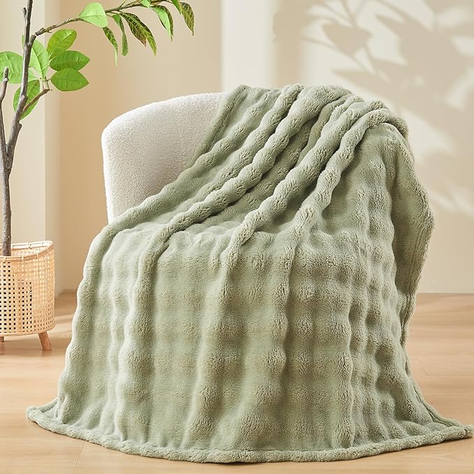 NEWCOSPLAY Throw Blanket for Couch Sage Green Super Soft Flannel Fleece 3D Bubble Lightweight Bed Blanket All Season Use (Sage Green, Throw(50"x60"))
